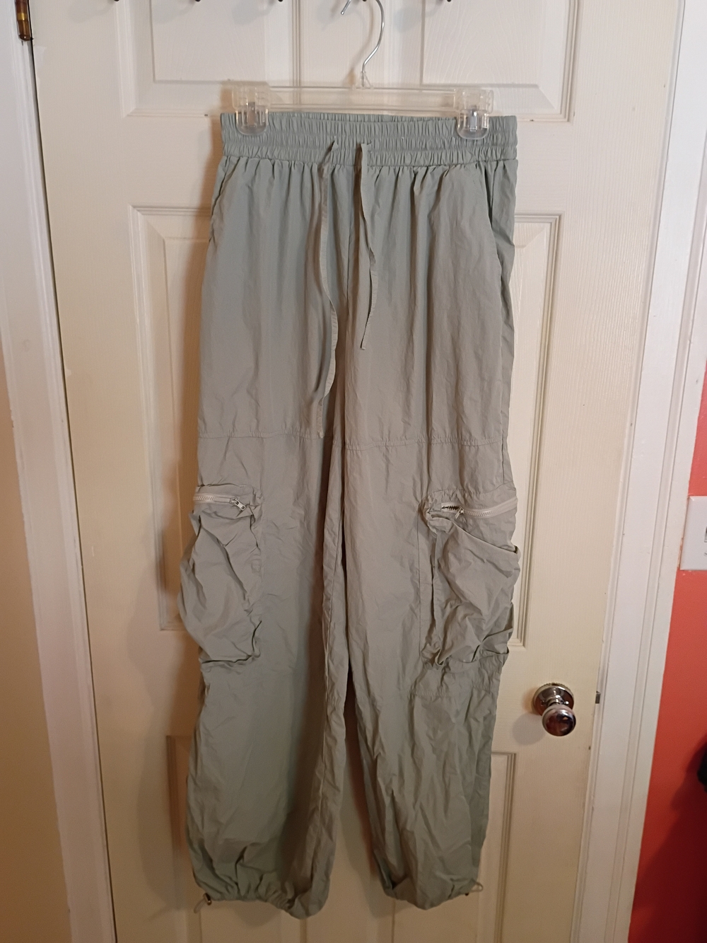 Fashion Nova Women’s Green Cargo Pants in size L